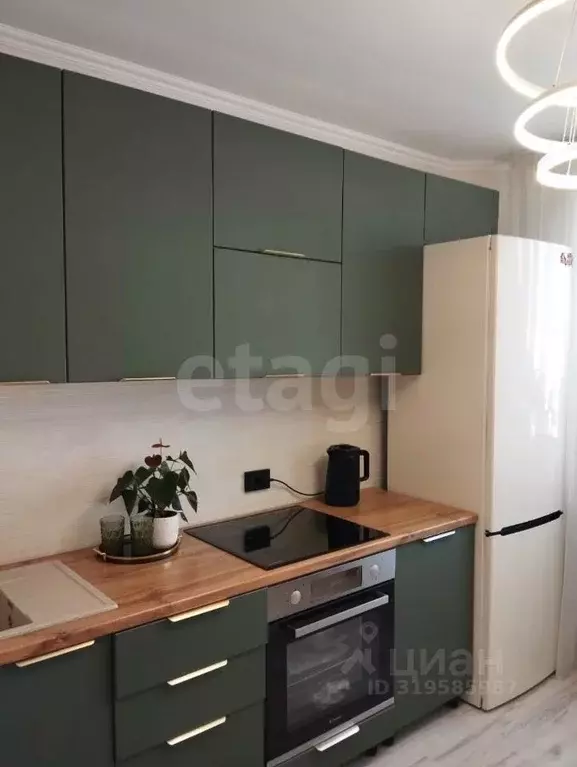 2-к кв. Тюменская область, Тобольск 10-й мкр, 35 (67.0 м) - Фото 0