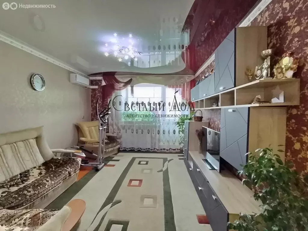 3-комнатная квартира: Чернушка, Коммунистическая улица, 35В (58.6 м) - Фото 1