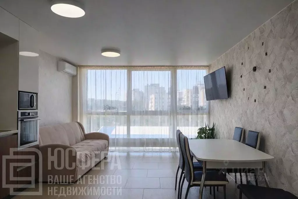 3-к кв. Волгоградская область, Волгоград ул. 8-й Воздушной Армии, 5 ... - Фото 1