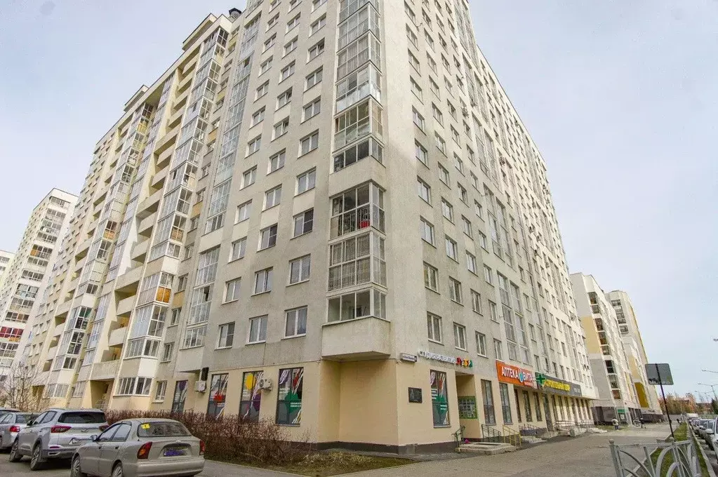 3-к кв. Свердловская область, Екатеринбург ул. Павла Шаманова, 6 (82.5 ... - Фото 1