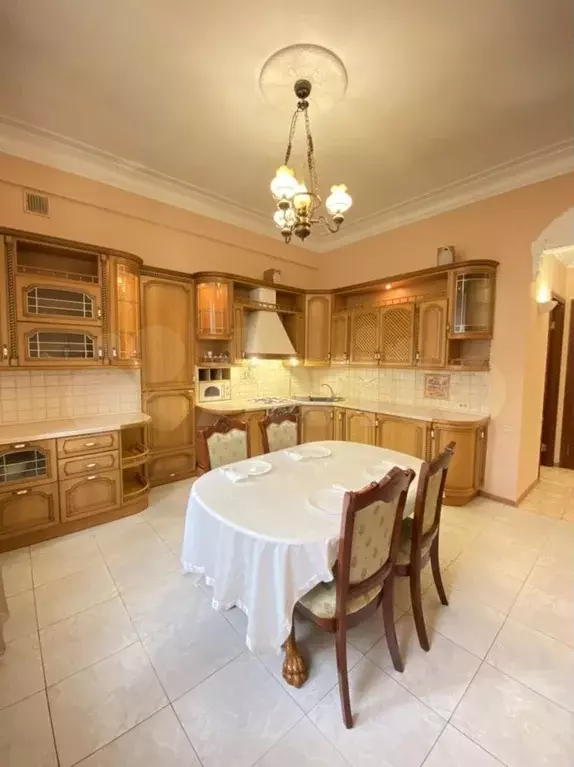 4-к. квартира, 130 м, 4/8 эт. - Фото 1