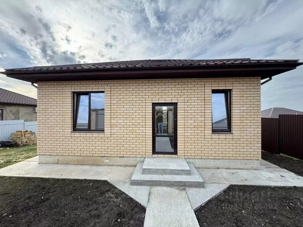 Дом в Крым, Симферопольский район, с. Мирное ул. Белова (85 м) - Фото 1