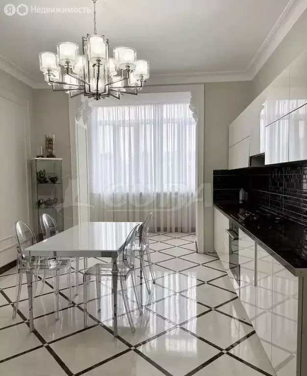 4-комнатная квартира: Махачкала, Доргелинская улица, 4 (158.4 м) - Фото 1
