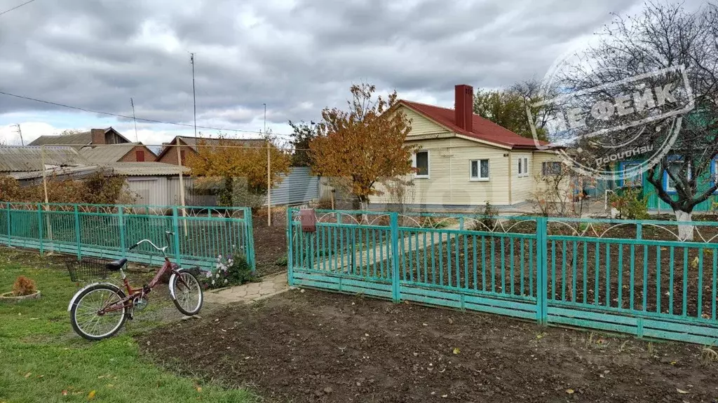 Дом в Ростовская область, Кагальницкий район, Калининское с/пос, пос. ... - Фото 1