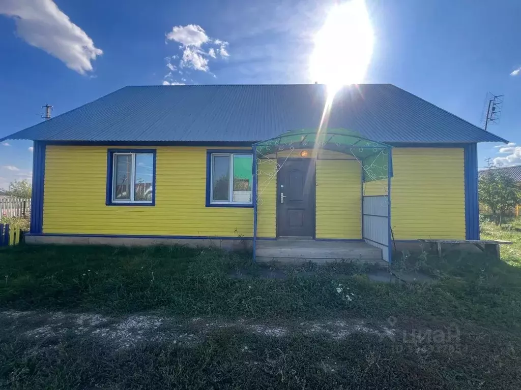 Дом в Оренбургская область, Красногвардейский район, Плешановский ... - Фото 2