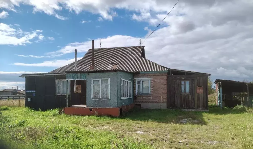 Дом в Омская область, Любинский рп ул. Коммунистическая (146 м) - Фото 1