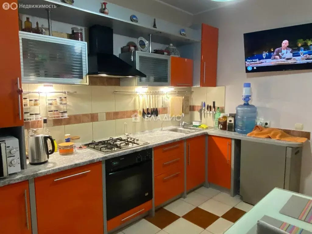2-комнатная квартира: Калининград, улица Виктора Гакуна, 10 (59.6 м) - Фото 0