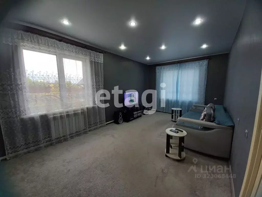 Дом в Красноярский край, Емельяново пгт ул. 300 лет Емельяново, 21 ... - Фото 0