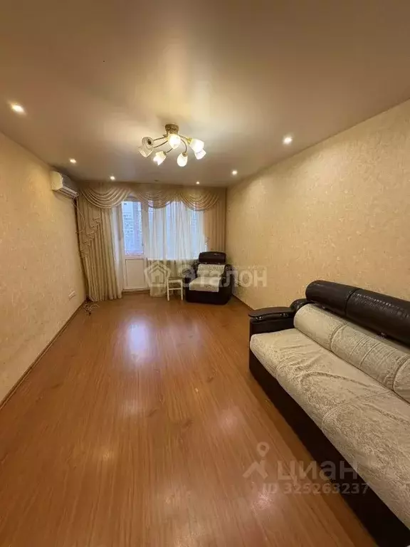 2-к кв. Волгоградская область, Волгоград ул. Кирова, 127 (55.0 м) - Фото 1