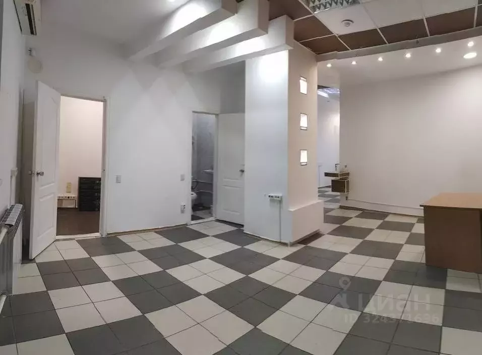 Помещение свободного назначения в Брянская область, Брянск ул. ... - Фото 1