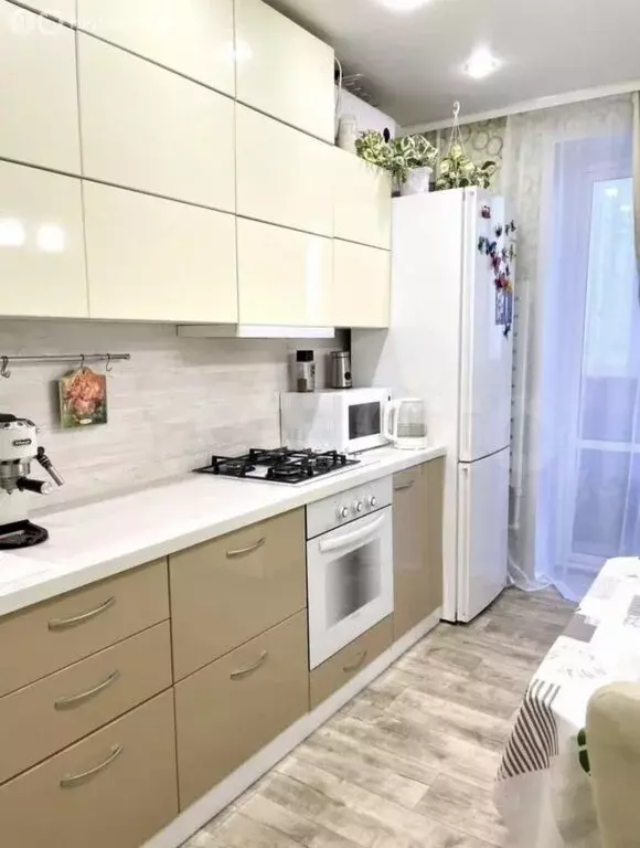3-комнатная квартира: Саратов, Шелковичная улица, 122/126 (69 м) - Фото 1