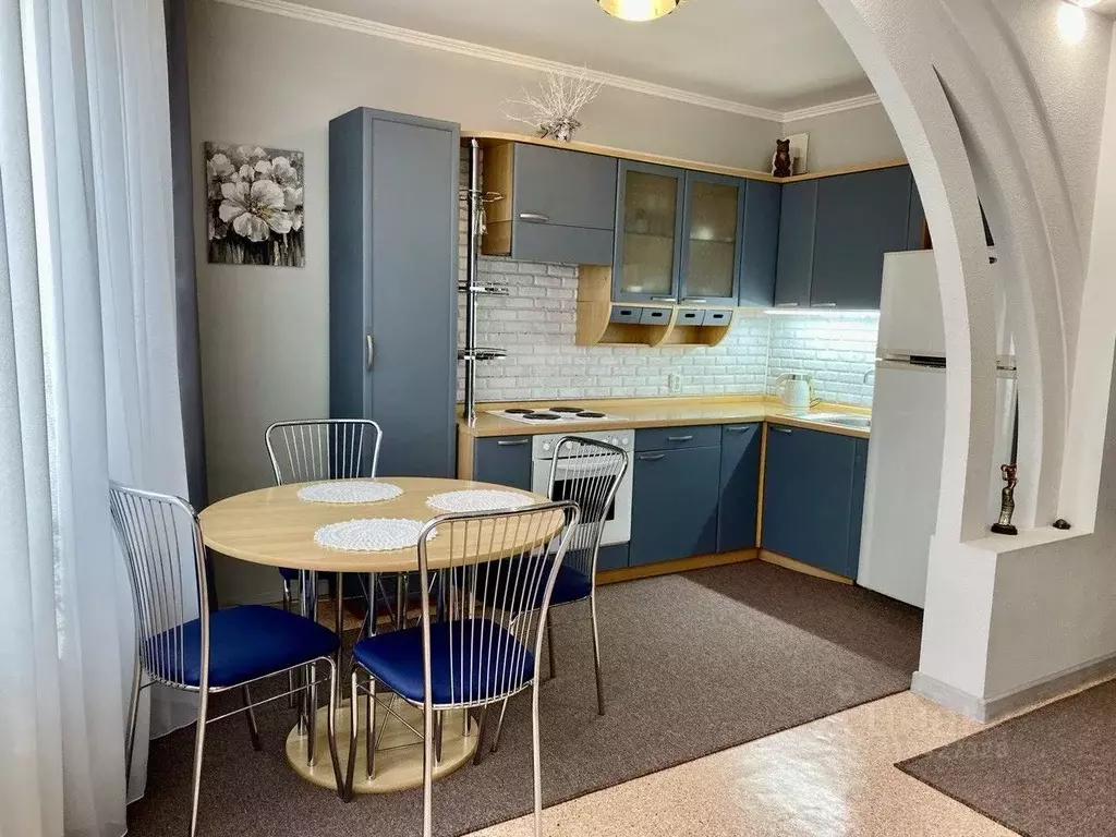 2-к кв. Кемеровская область, Кемерово бул. Строителей, 32/1 (83.7 м) - Фото 0