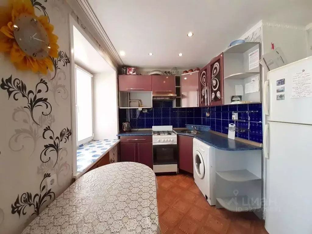 3-к кв. Алтайский край, Яровое ул. 40 лет Октября, 7 (60.6 м) - Фото 1