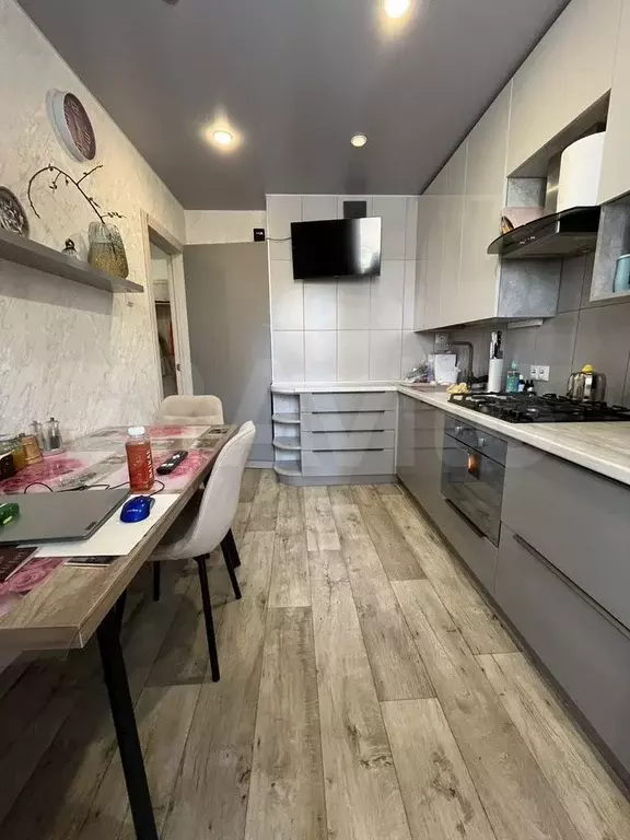 3-к. квартира, 65 м, 2/10 эт. - Фото 1