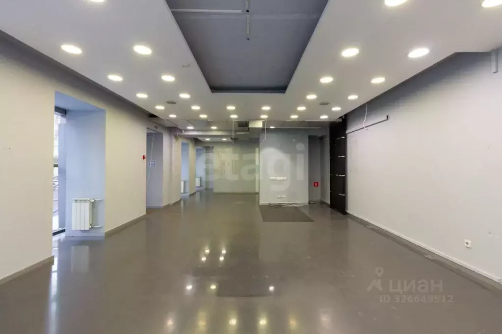 Торговая площадь в Красноярский край, Красноярск ул. Ленина, 28 (113 ... - Фото 1