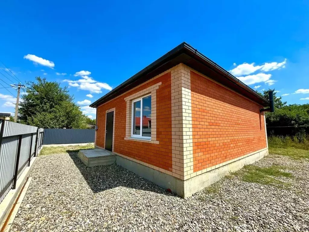 Дом в Краснодарский край, Белореченский район, Южненское с/пос, пос. ... - Фото 1