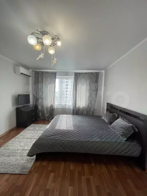 1-к. квартира, 42 м, 14/17 эт. - Фото 0