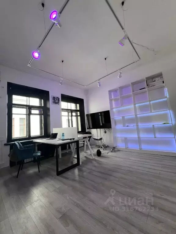 Офис в Москва ул. Большая Дмитровка, 20С1 (25 м) - Фото 1