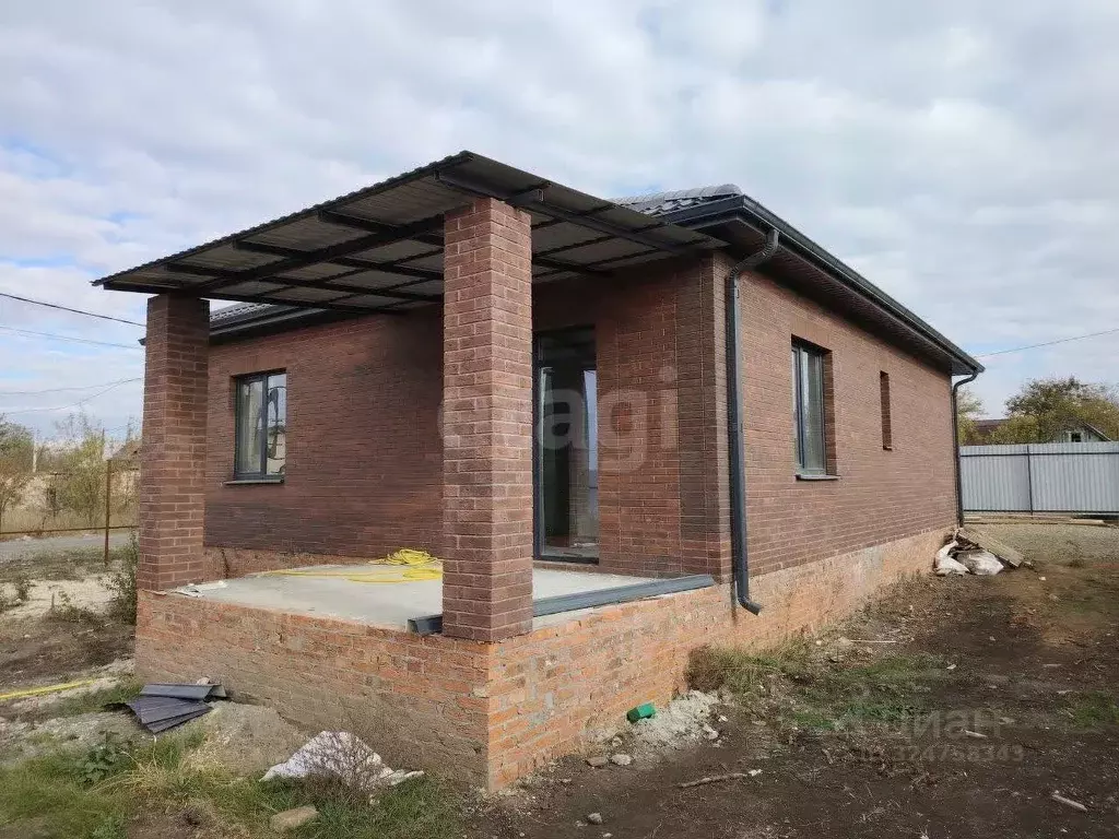 Дом в Ростовская область, Новочеркасск ул. Бирюзовая, 16 (100 м) - Фото 2