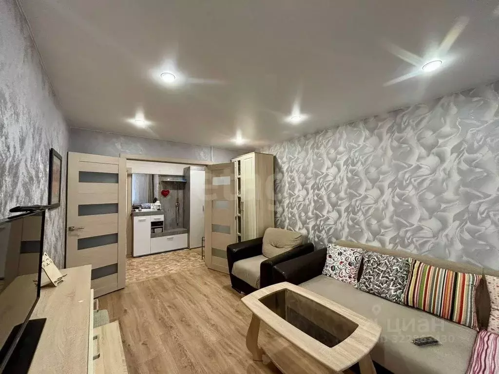 3-к кв. Псковская область, Остров ул. Чкалова, 2 (65.2 м) - Фото 1