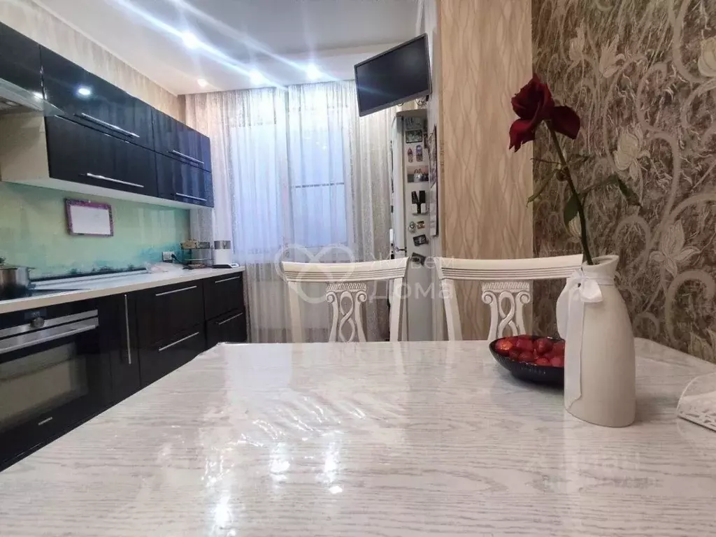 2-к кв. Волгоградская область, Волгоград Донецкая ул., 16а (70.0 м) - Фото 1