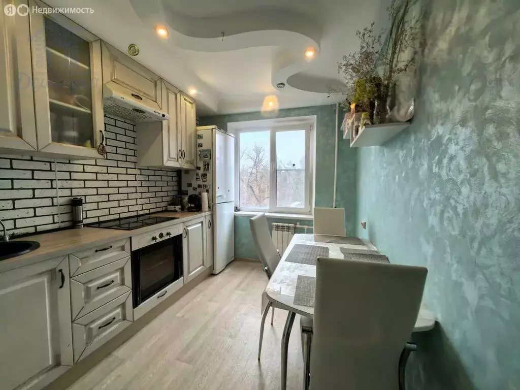 4-комнатная квартира: Воронеж, микрорайон Шилово, улица ... - Фото 1