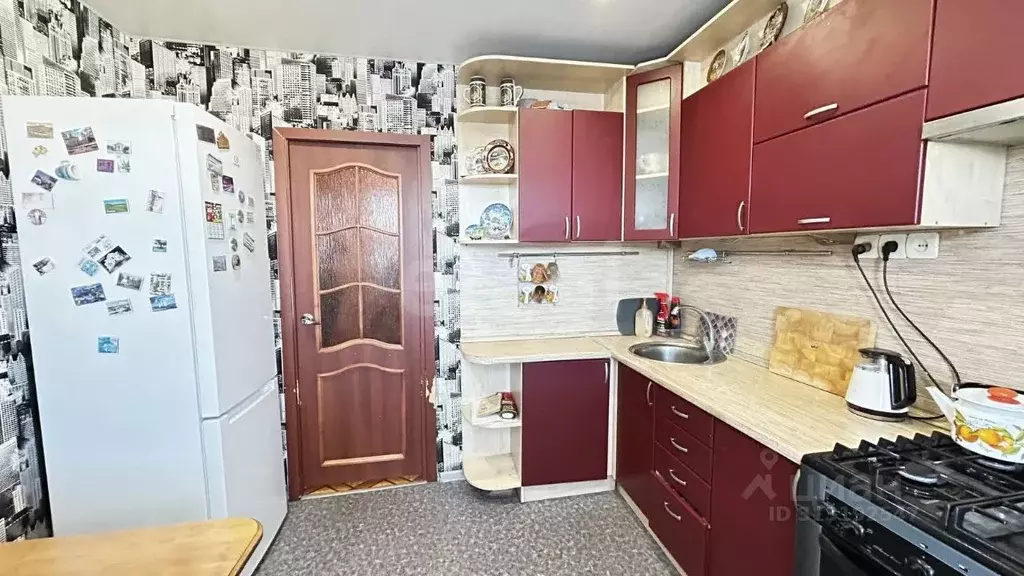 3-к кв. Псковская область, Печоры Индустриальная ул., 6 (66.9 м) - Фото 1