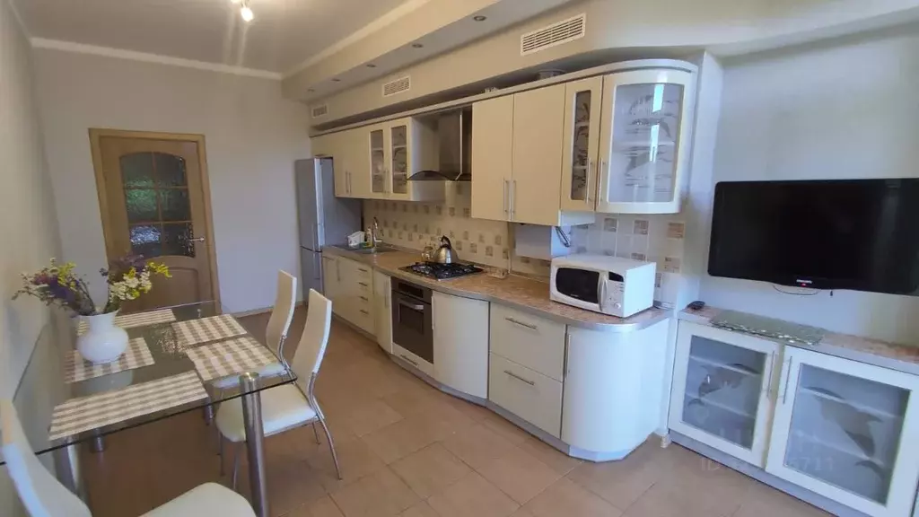 2-к кв. Крым, Евпатория просп. Ленина, 68к17 (77.0 м) - Фото 0