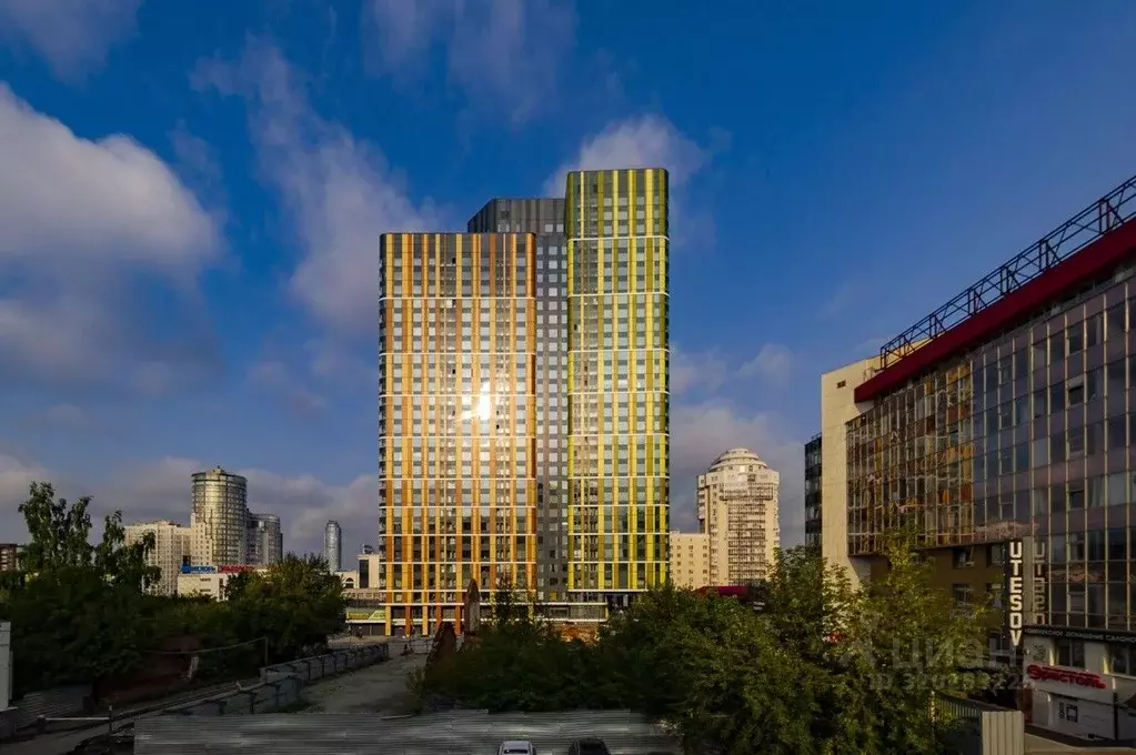 Гараж в Свердловская область, Екатеринбург ул. Хохрякова, 63 (16 м) - Фото 1
