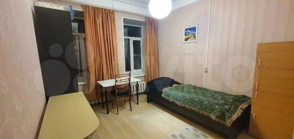 Комната 20 м в 4-к., 2/4 эт. - Фото 0