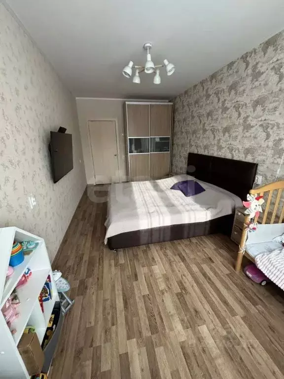 2-к кв. Челябинская область, Челябинск ул. Братьев Кашириных, 131б ... - Фото 1