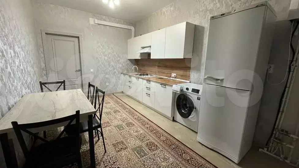 2-к. квартира, 65 м, 4/8 эт. - Фото 0