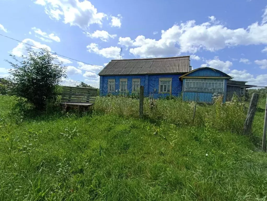 Дом в Брянская область, Навлинский район, Бяковское с/пос, с. Бяково ... - Фото 1