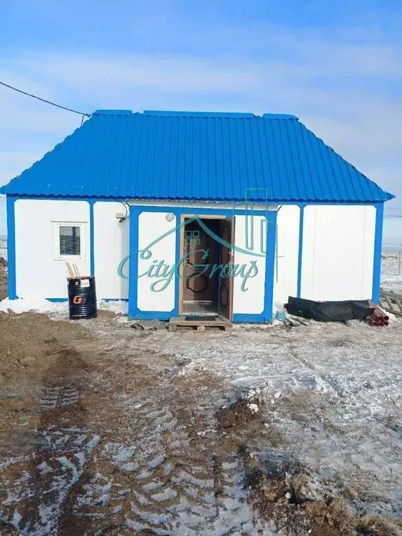 Дом в Оренбургская область, Гайский муниципальный округ, пос. ... - Фото 1