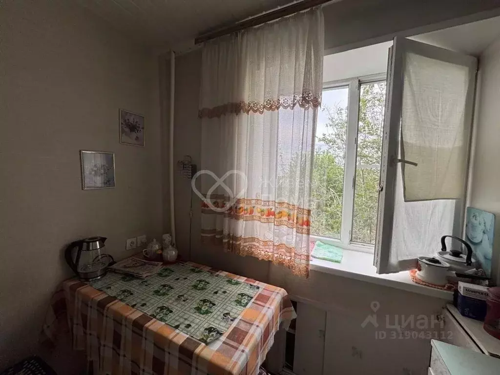 3-к кв. Волгоградская область, Волгоград Бобруйская ул., 2 (41.2 м) - Фото 0