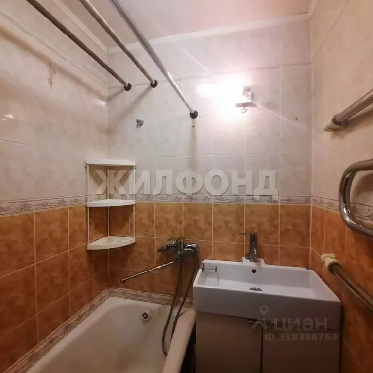 2-к кв. Новосибирская область, Новосибирск ул. Энгельса, 70 (42.8 м) - Фото 1