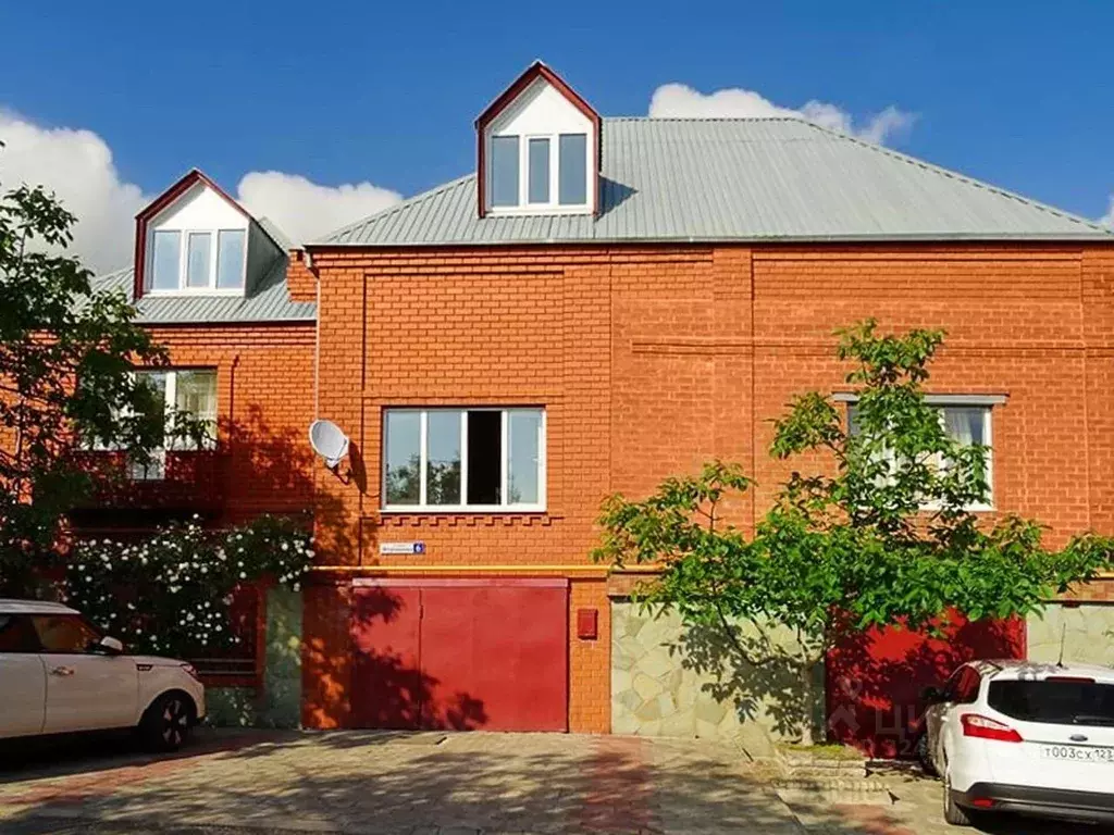 Дом в Краснодарский край, Геленджик ул. Фурманова, 6 (250 м) - Фото 1