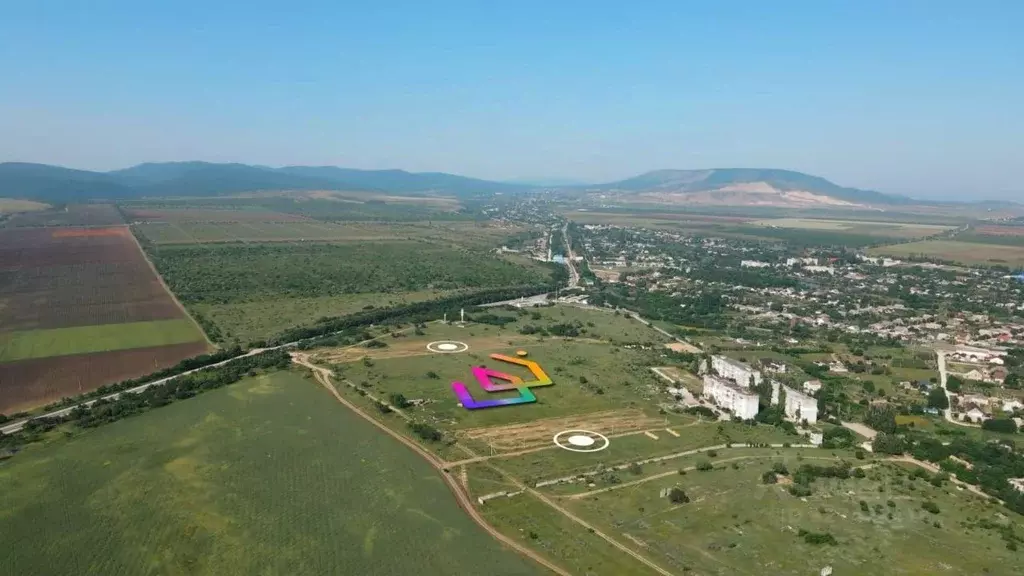 Участок в Крым, Кировский район, Первомайское с/пос, с. Первомайское  ... - Фото 1