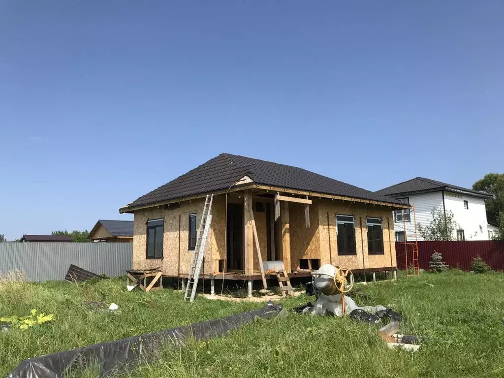 Дом в Тверская область, Калязин ул. Чистые пруды (80 м) - Фото 1