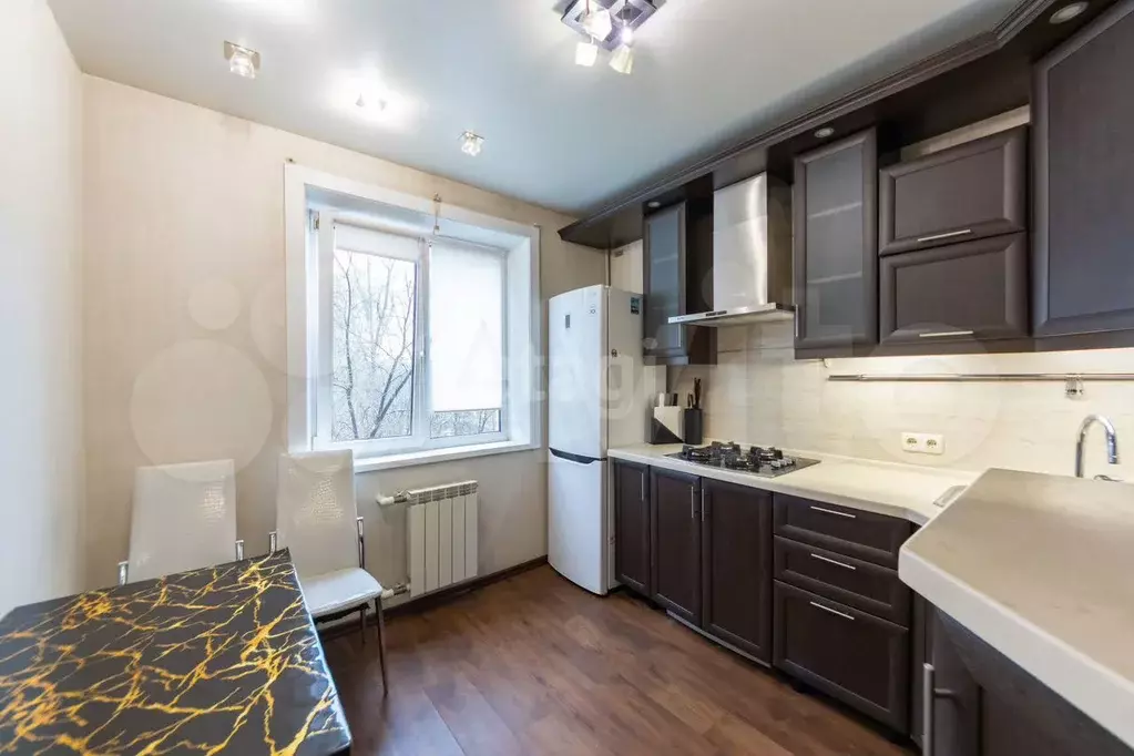 2-к. квартира, 52 м, 4/10 эт. - Фото 0