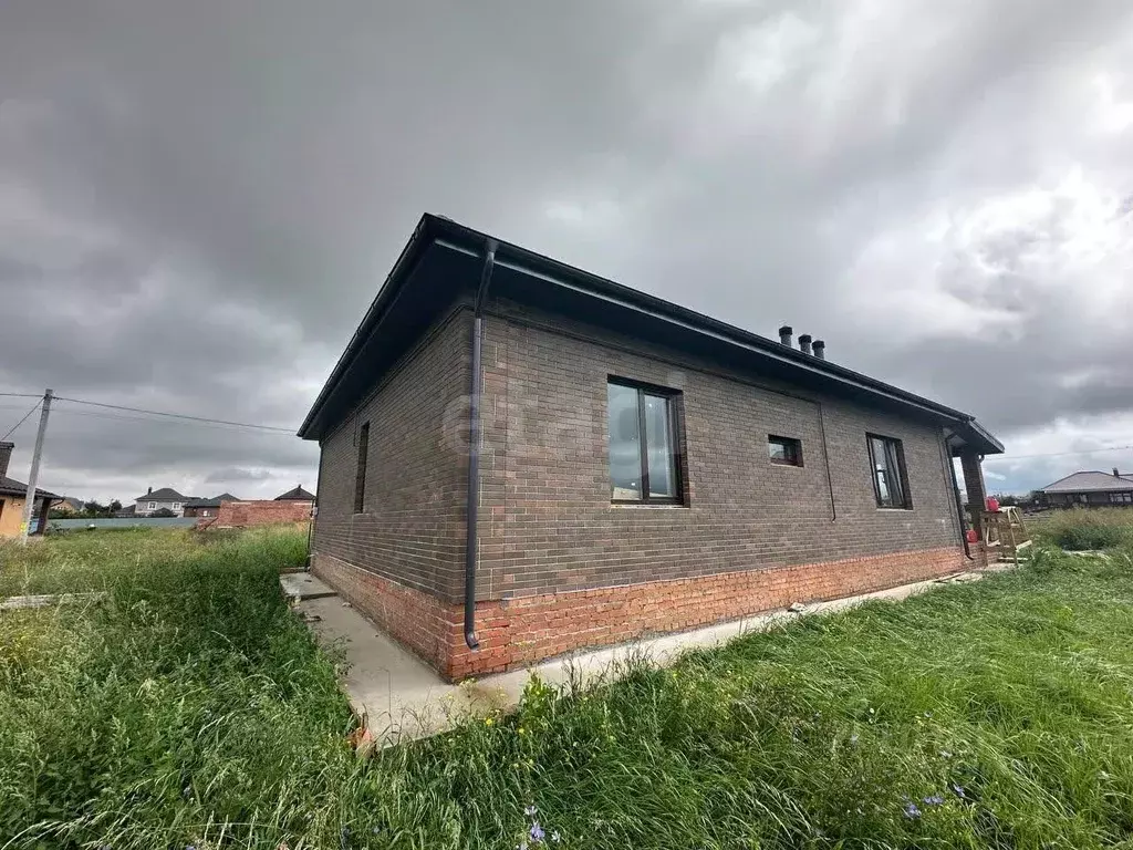 Дом в Курская область, Курский район, Новопоселеновский сельсовет, д. ... - Фото 1