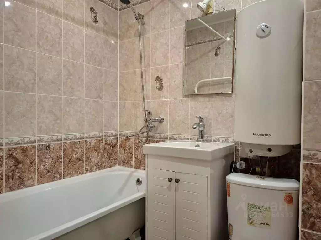 2-к кв. Кировская область, Киров ул. Калинина, 3 (44.0 м) - Фото 2