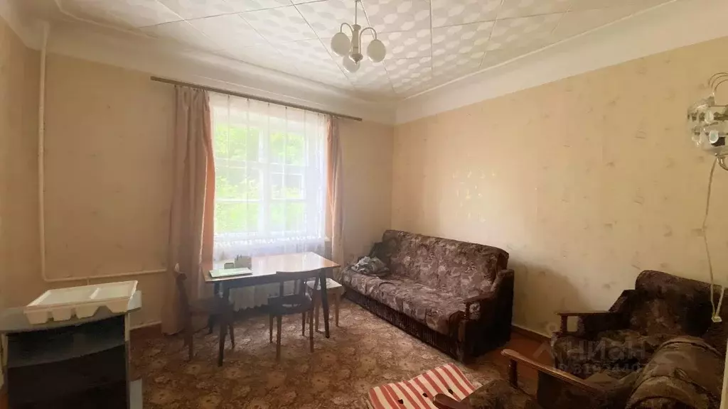2-к кв. Омская область, Омск Братская ул., 9 (48.7 м) - Фото 0