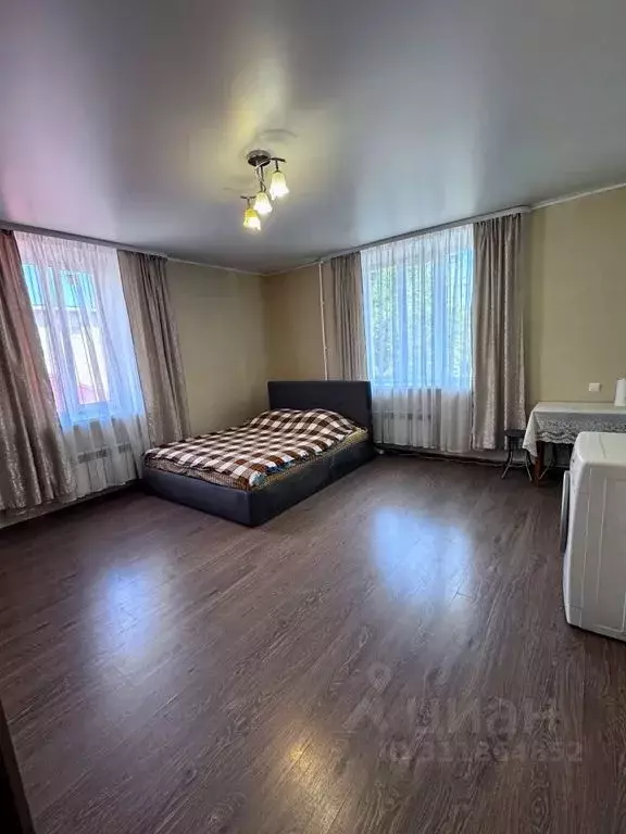 1-к кв. Ленинградская область, Тихвин ул. Связи, 34 (35.0 м) - Фото 1