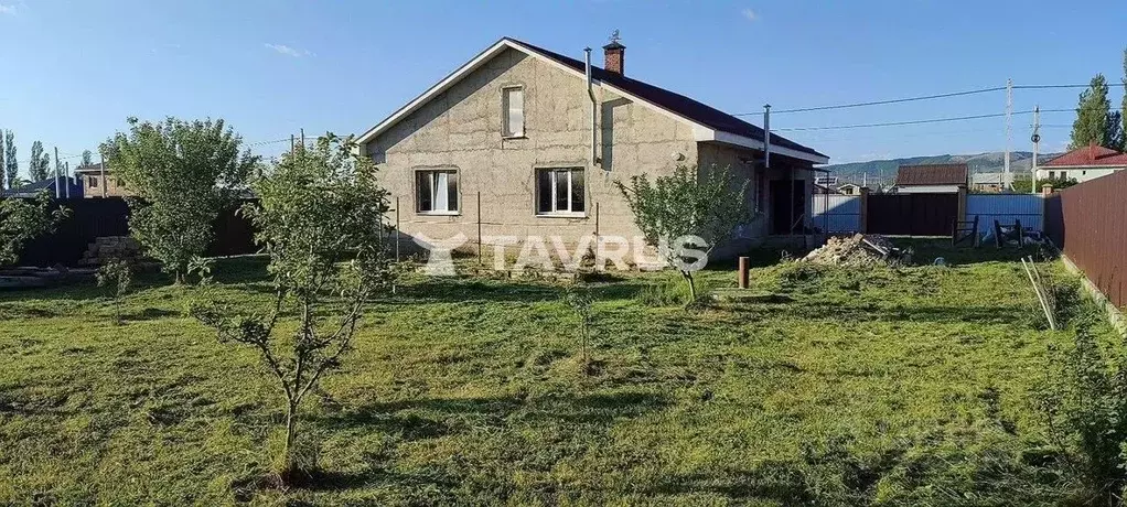 Дом в Крым, Симферопольский район, Добровское с/пос, с. Заречное пер. ... - Фото 2