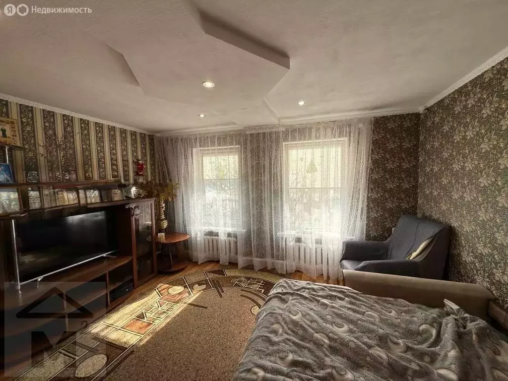 Дом в Усть-Абаканский район, посёлок Тепличный, улица Ленина, 16 (80 ... - Фото 1