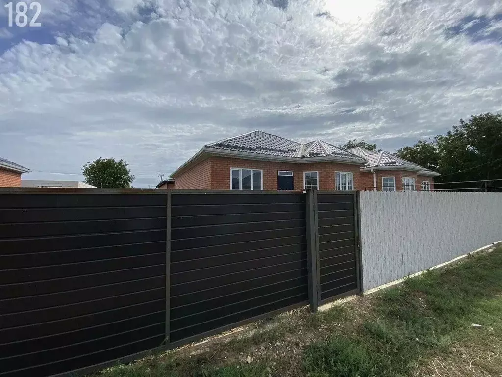 Дом в Краснодарский край, Усть-Лабинск  (87 м) - Фото 1