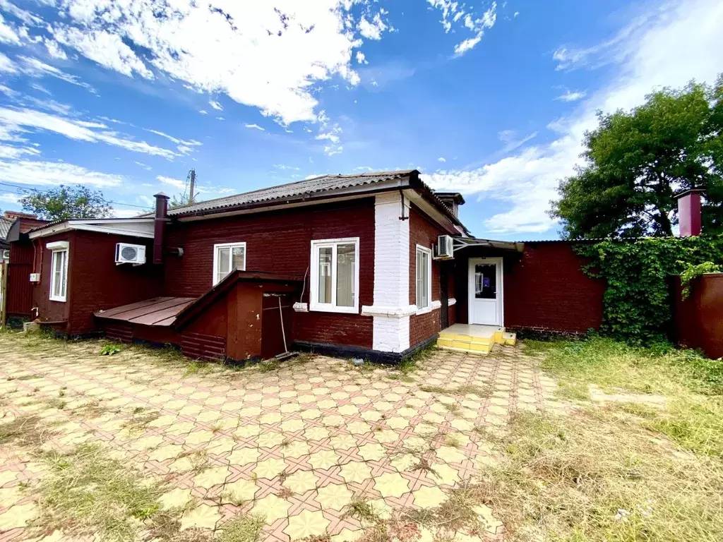 Дом в Краснодарский край, Лабинск Садовая ул., 5 (190 м) - Фото 0