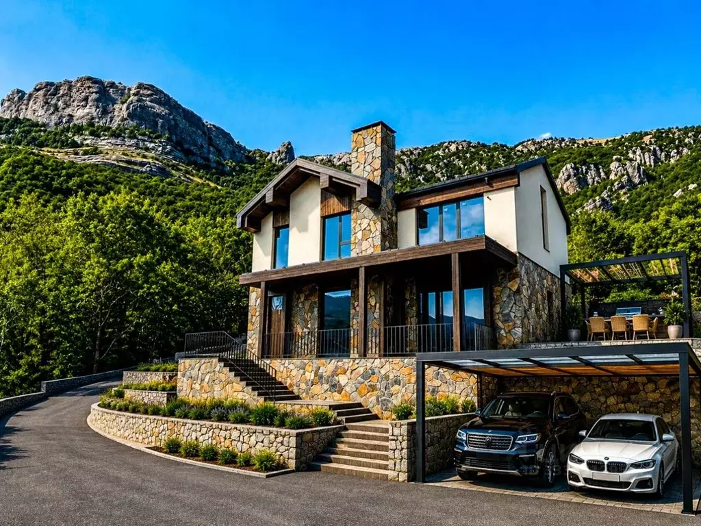 Дом в Крым, Алушта муниципальный округ, с. Лучистое, Лучи кп  (190 м) - Фото 1