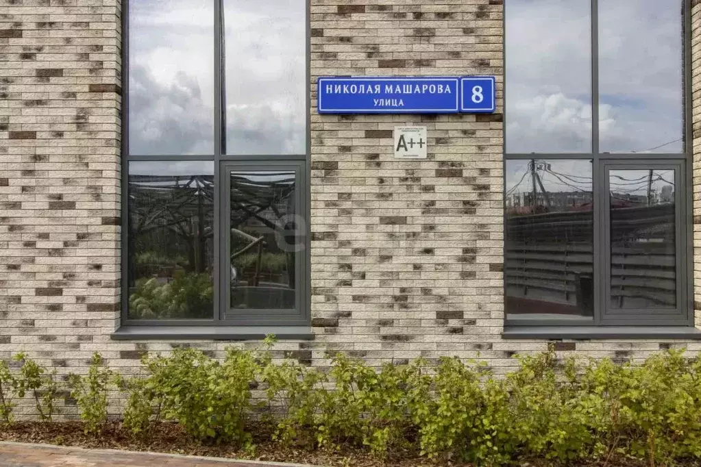 2-к кв. Тюменская область, Тюмень ул. Николая Машарова, 8 (72.2 м) - Фото 1